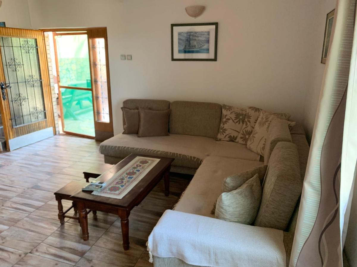 Holiday Home Bratica Ulcinj Bagian luar foto