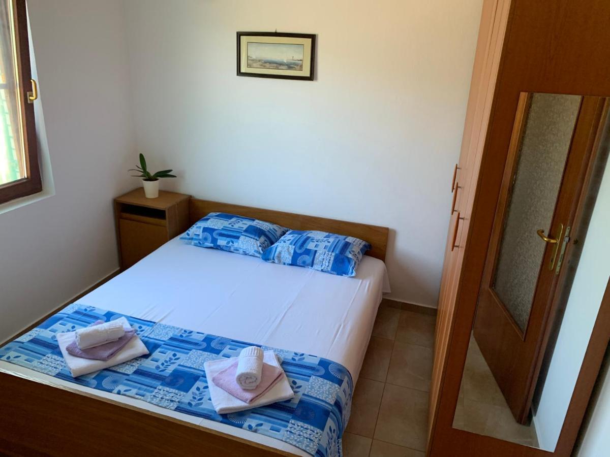 Holiday Home Bratica Ulcinj Bagian luar foto
