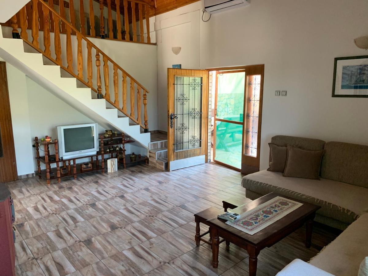 Holiday Home Bratica Ulcinj Bagian luar foto