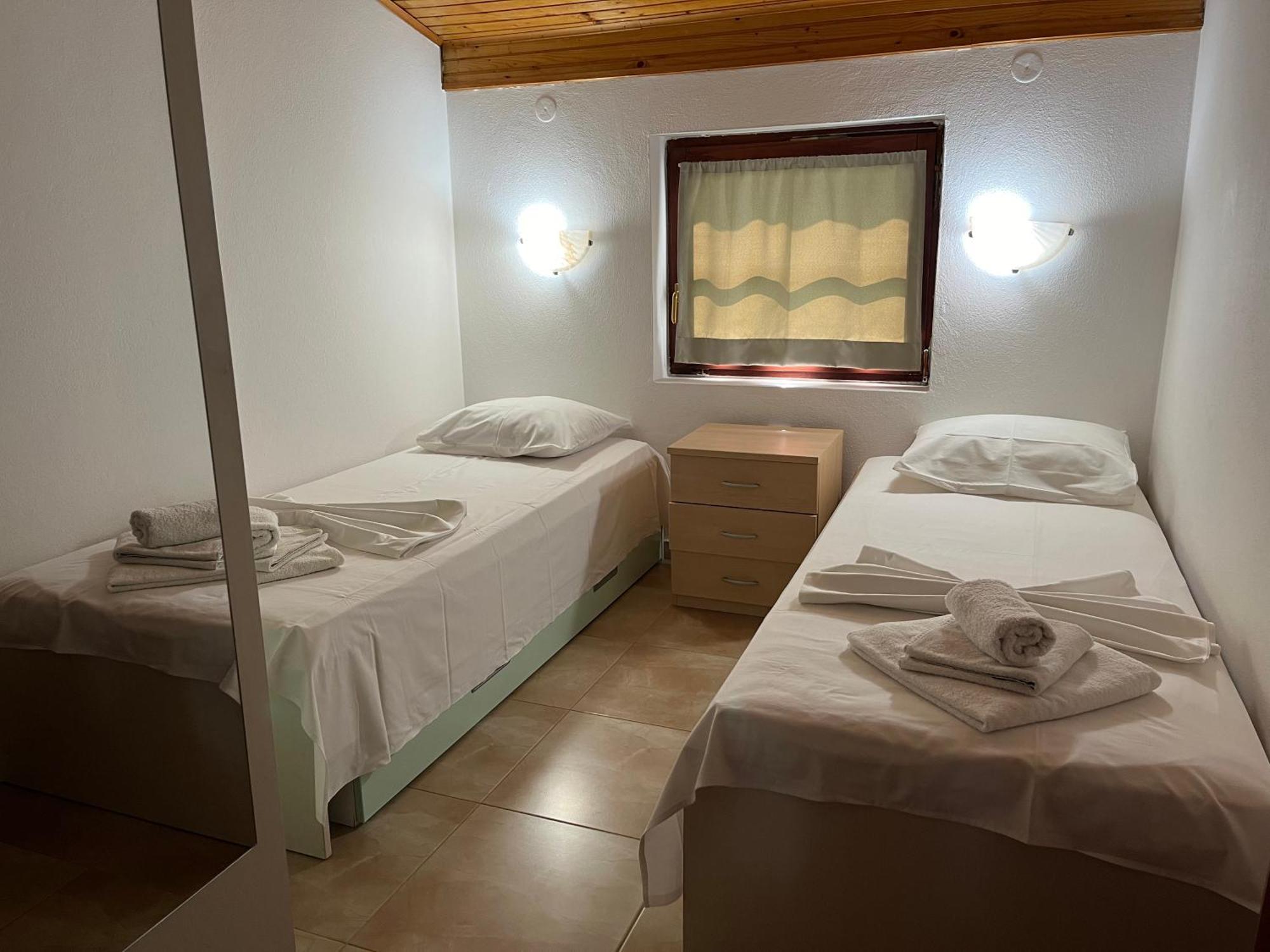Holiday Home Bratica Ulcinj Bagian luar foto